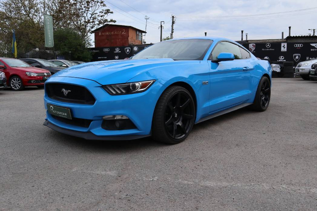 Ford Mustang GT Fastback 5.0