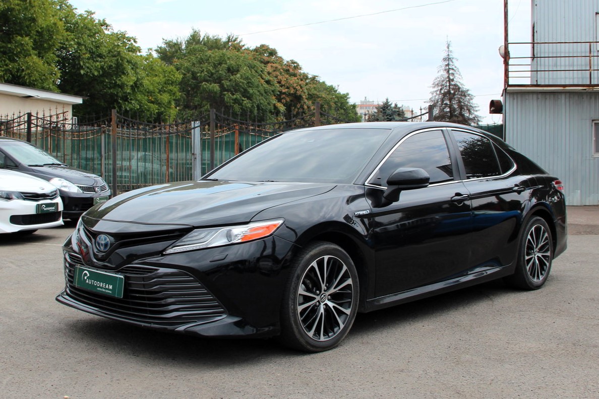 Toyota Camry Hybrid LE