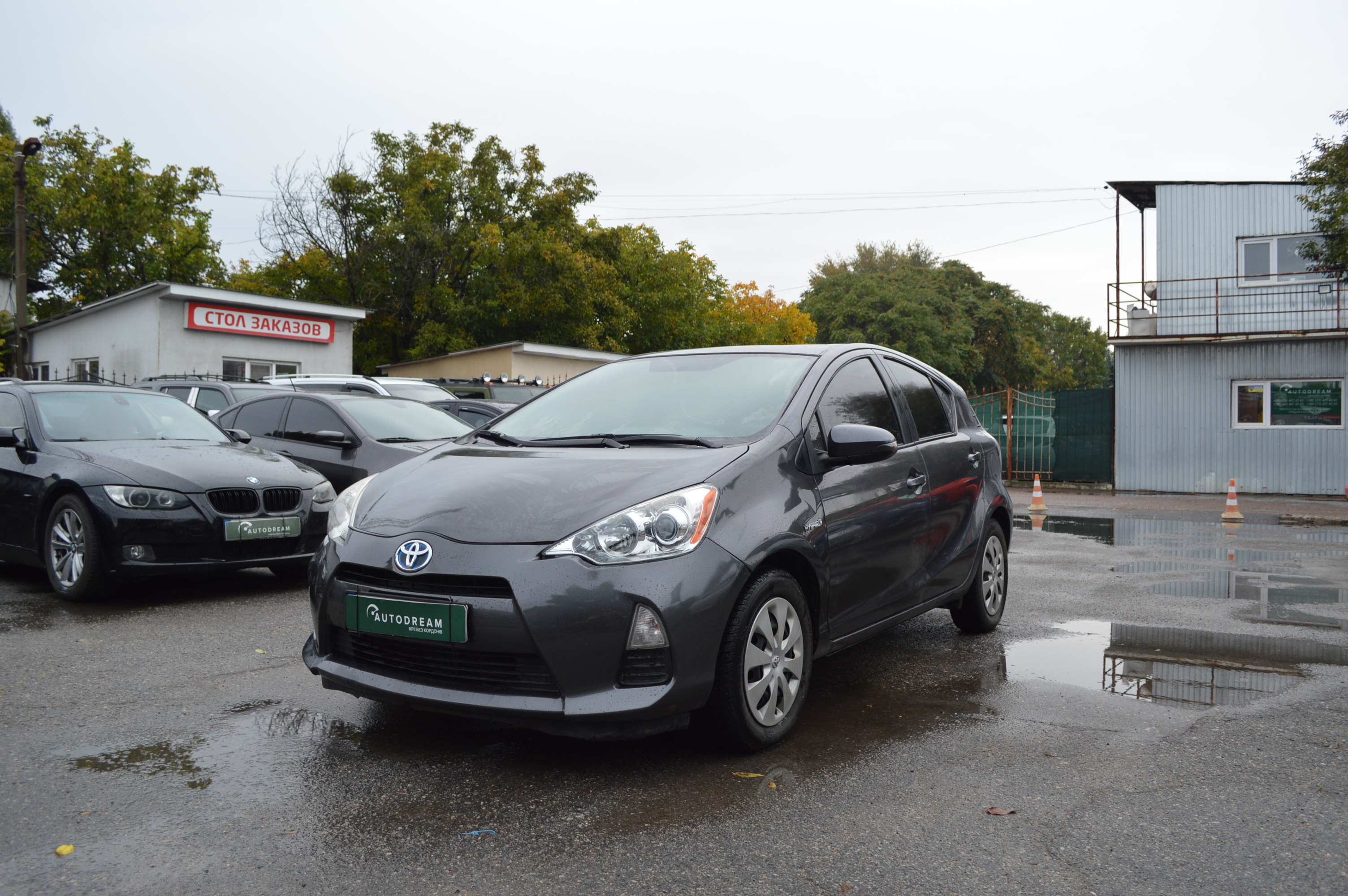 Toyota Priuc C