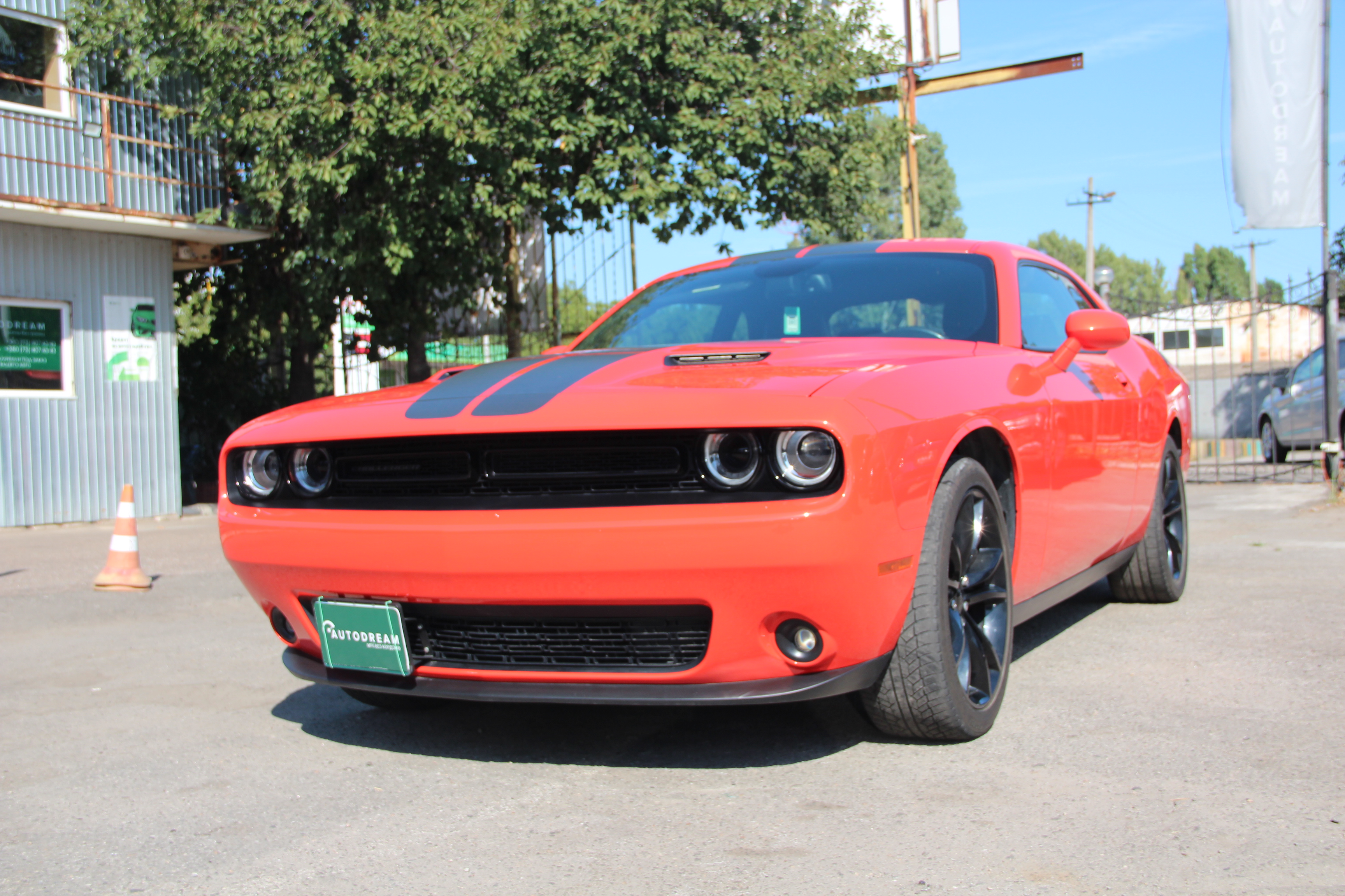 Dodge Challenger SXT PLUS