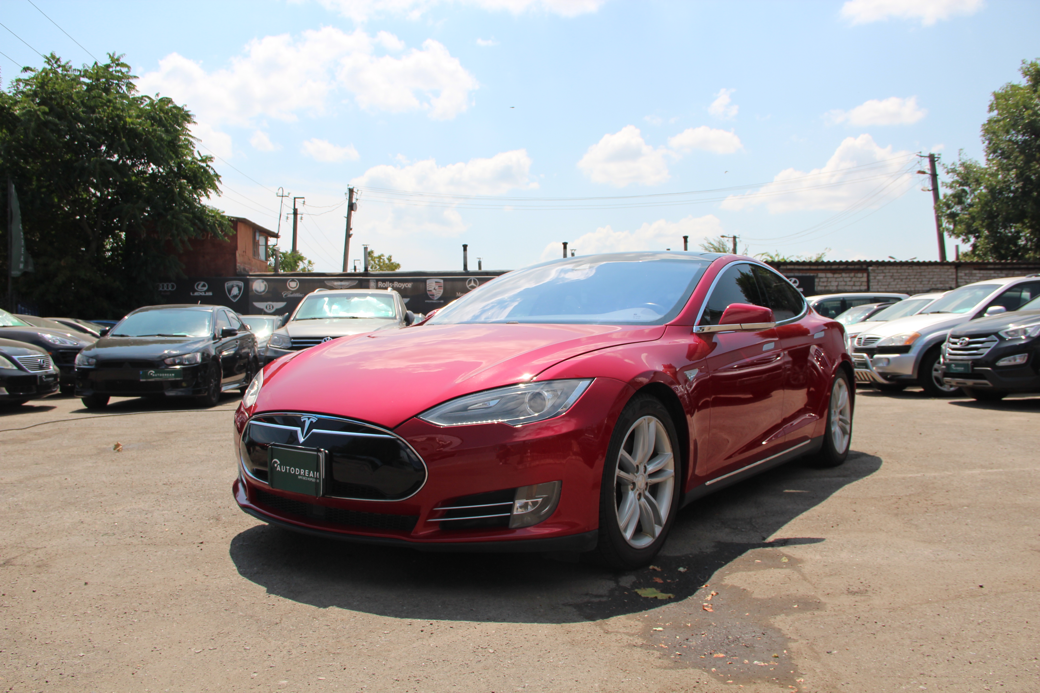 Tesla Model S 85D