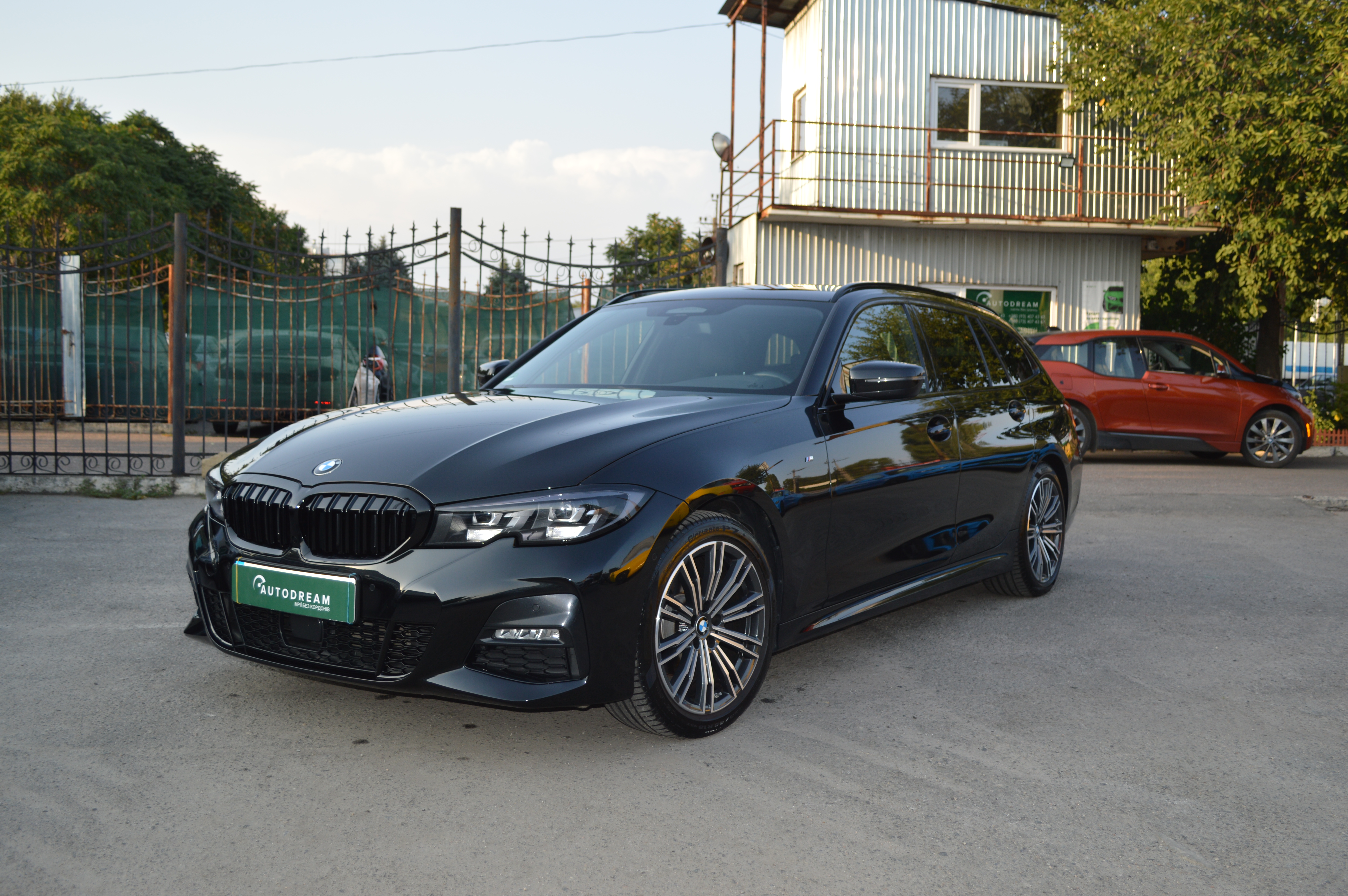 BMW 320 Touring X - drive M-packet